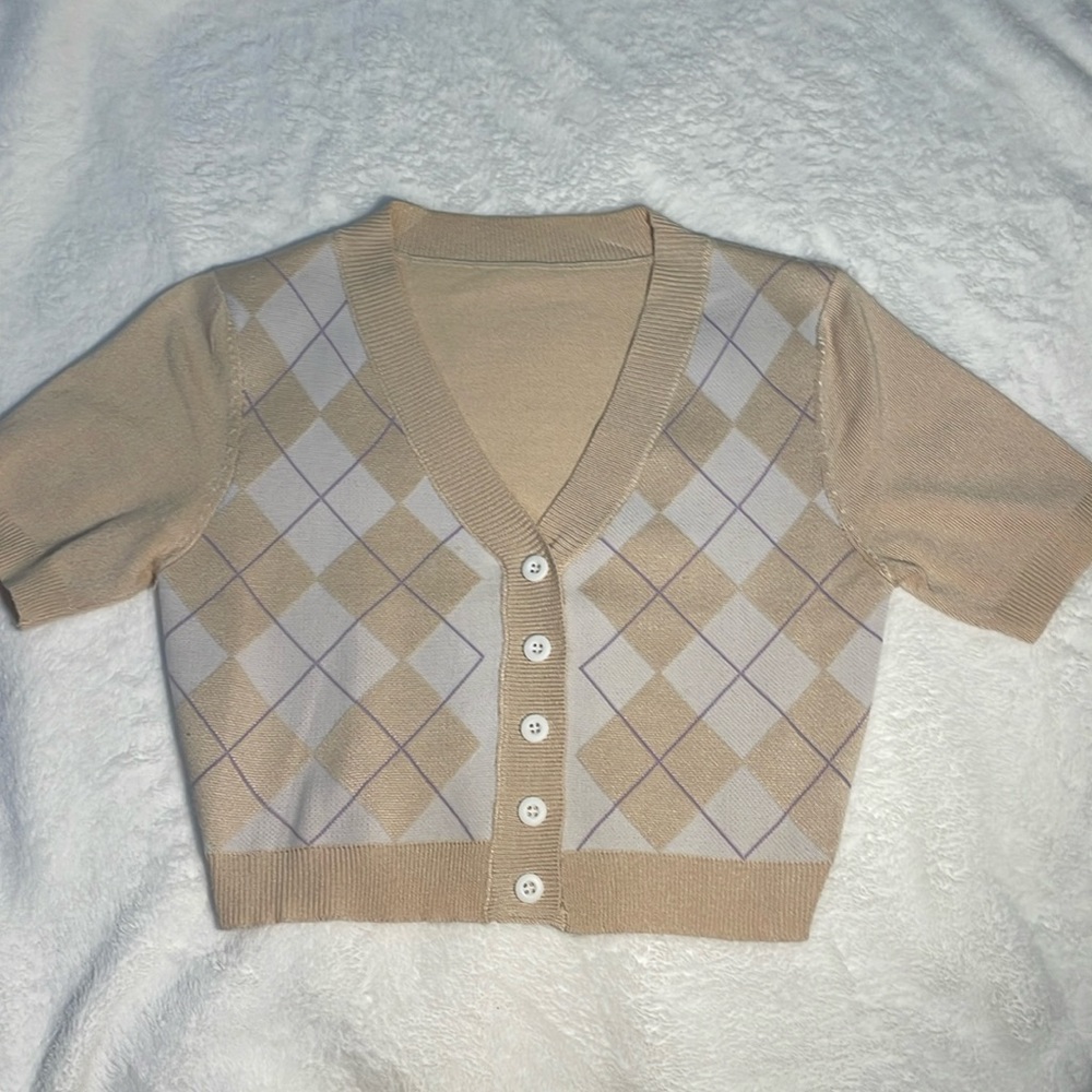 Tan and White Patterned V-neck Cropped Button Cardigan